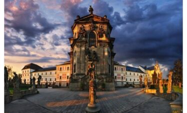 05.09.2026 TAJEMNICE POSIADŁOŚCI W KUKS